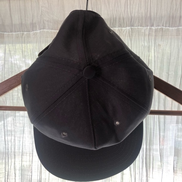 Golf 6 Panel Leather Strapback w/ Metal Clasp - Picture 5 of 5